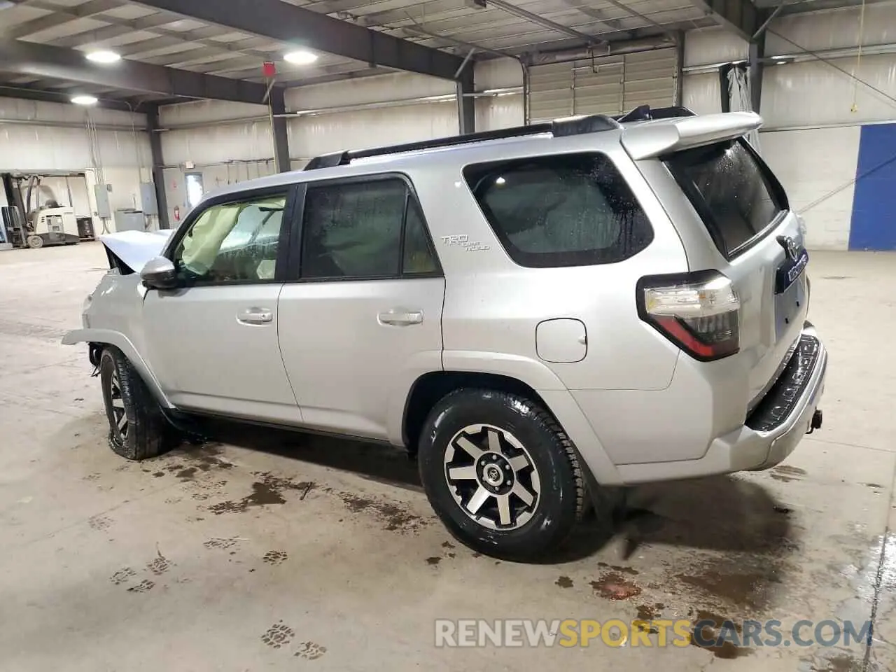 2 Photograph of a damaged car JTEPU5JR1R6220959 TOYOTA 4RUNNER 2024