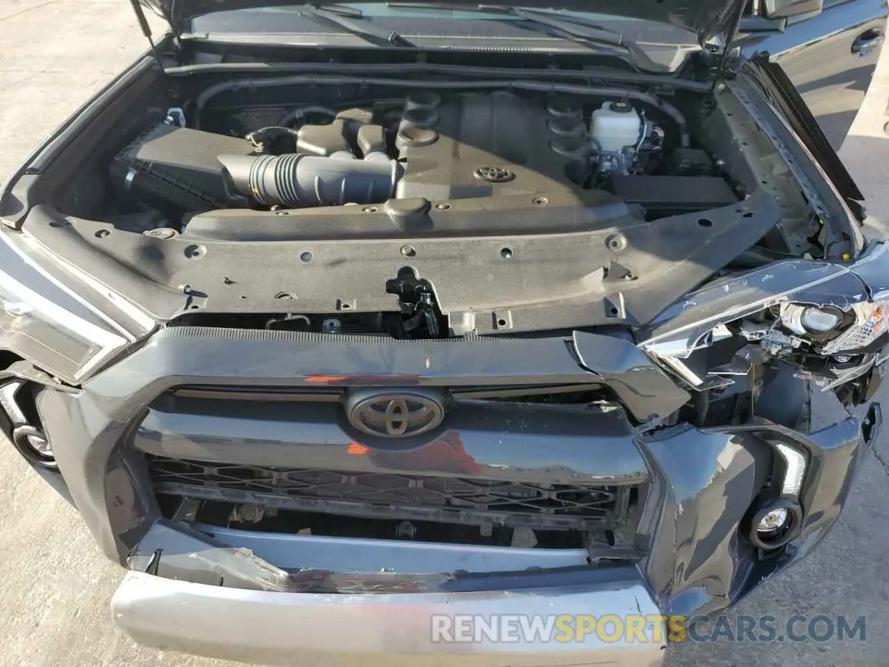 12 Photograph of a damaged car JTEPU5JR5R6273440 TOYOTA 4RUNNER 2024
