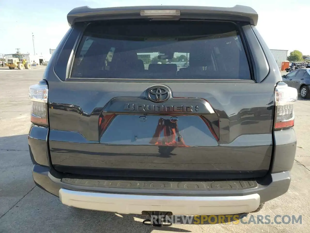 6 Photograph of a damaged car JTEPU5JR5R6273440 TOYOTA 4RUNNER 2024