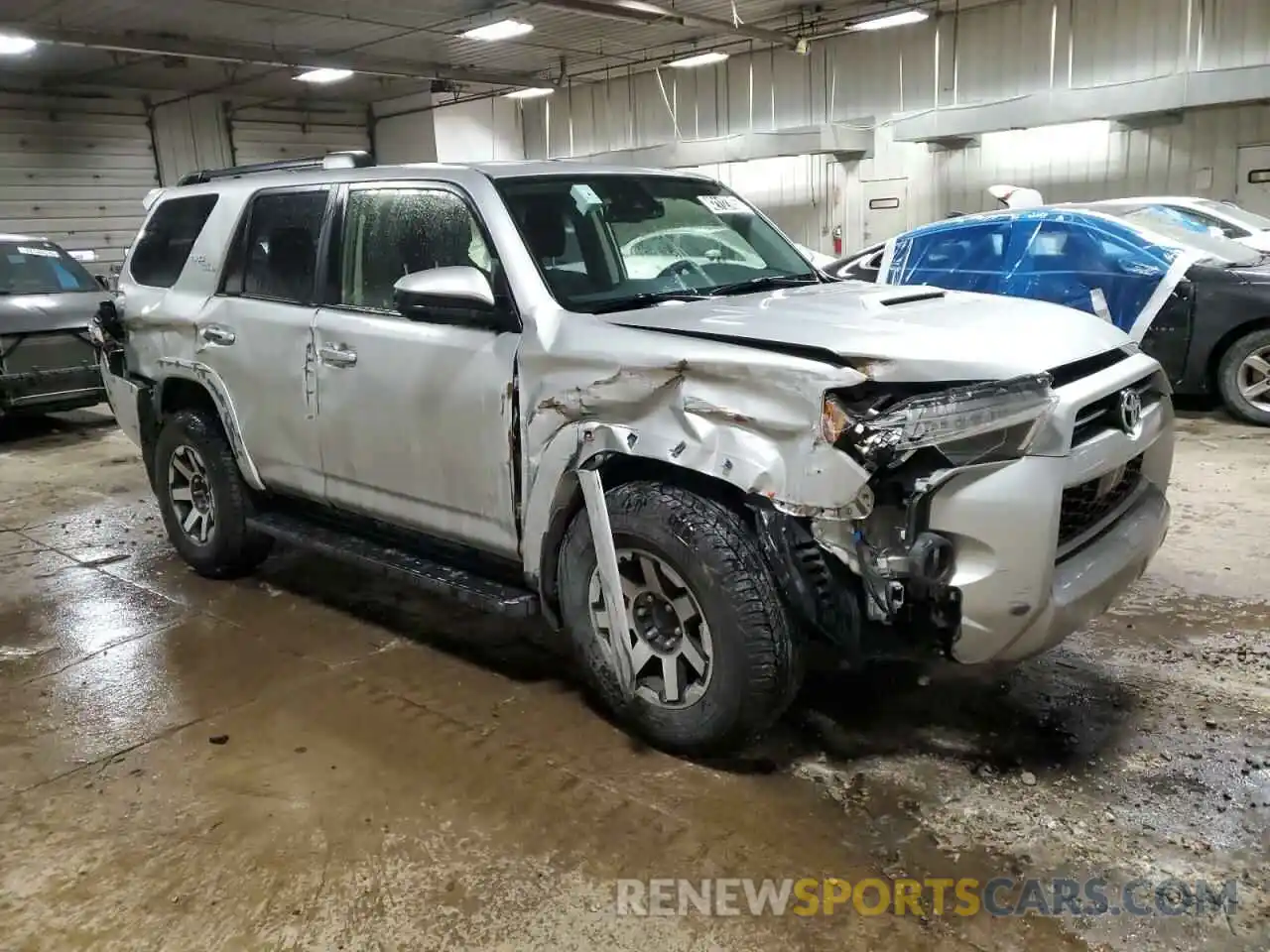 4 Photograph of a damaged car JTEPU5JR7R6238642 TOYOTA 4RUNNER 2024