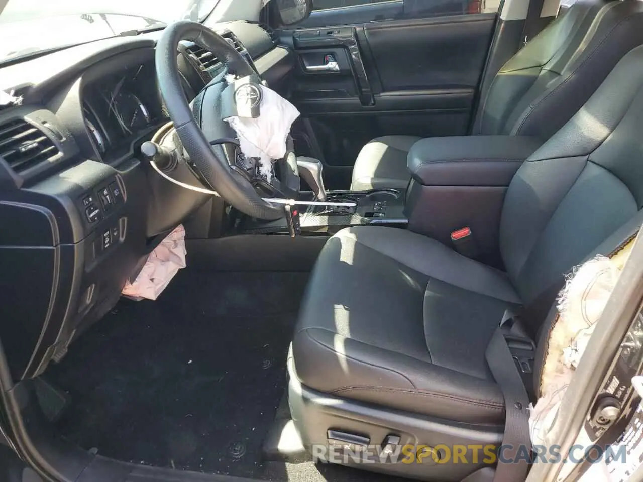 7 Photograph of a damaged car JTERU5JR0R6230455 TOYOTA 4RUNNER 2024