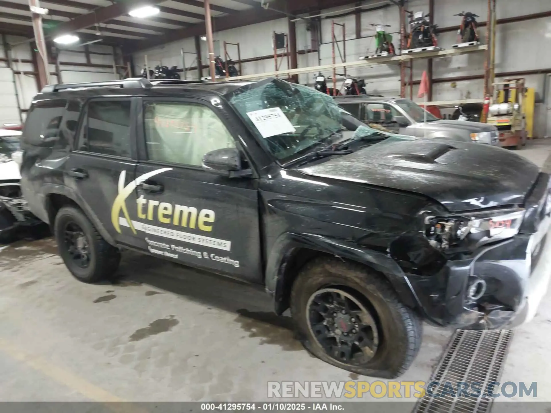 1 Photograph of a damaged car JTERU5JR2R6258435 TOYOTA 4RUNNER 2024