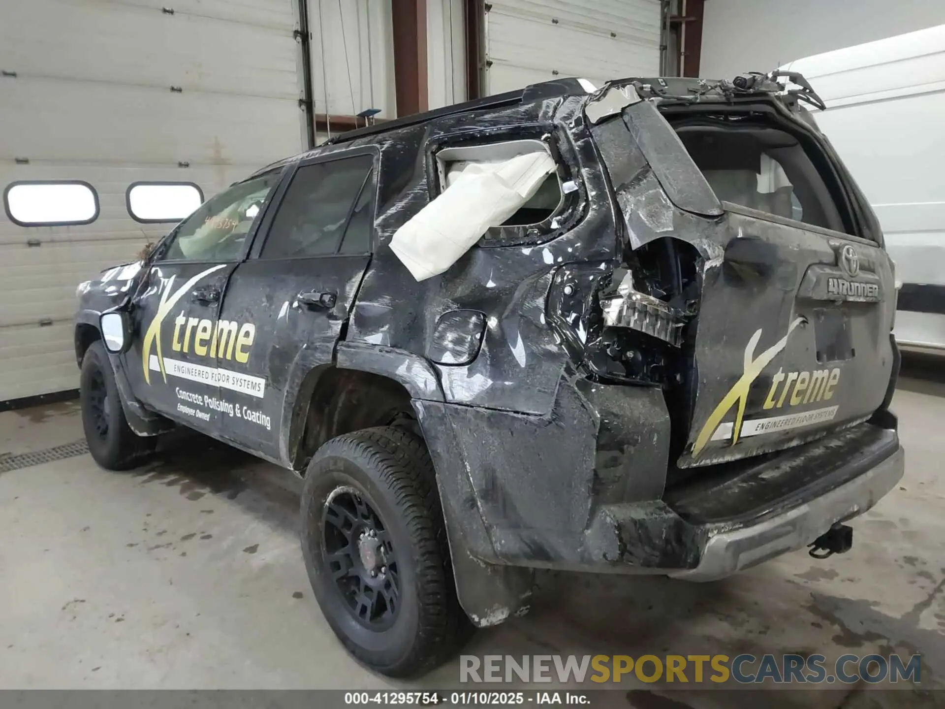 3 Photograph of a damaged car JTERU5JR2R6258435 TOYOTA 4RUNNER 2024