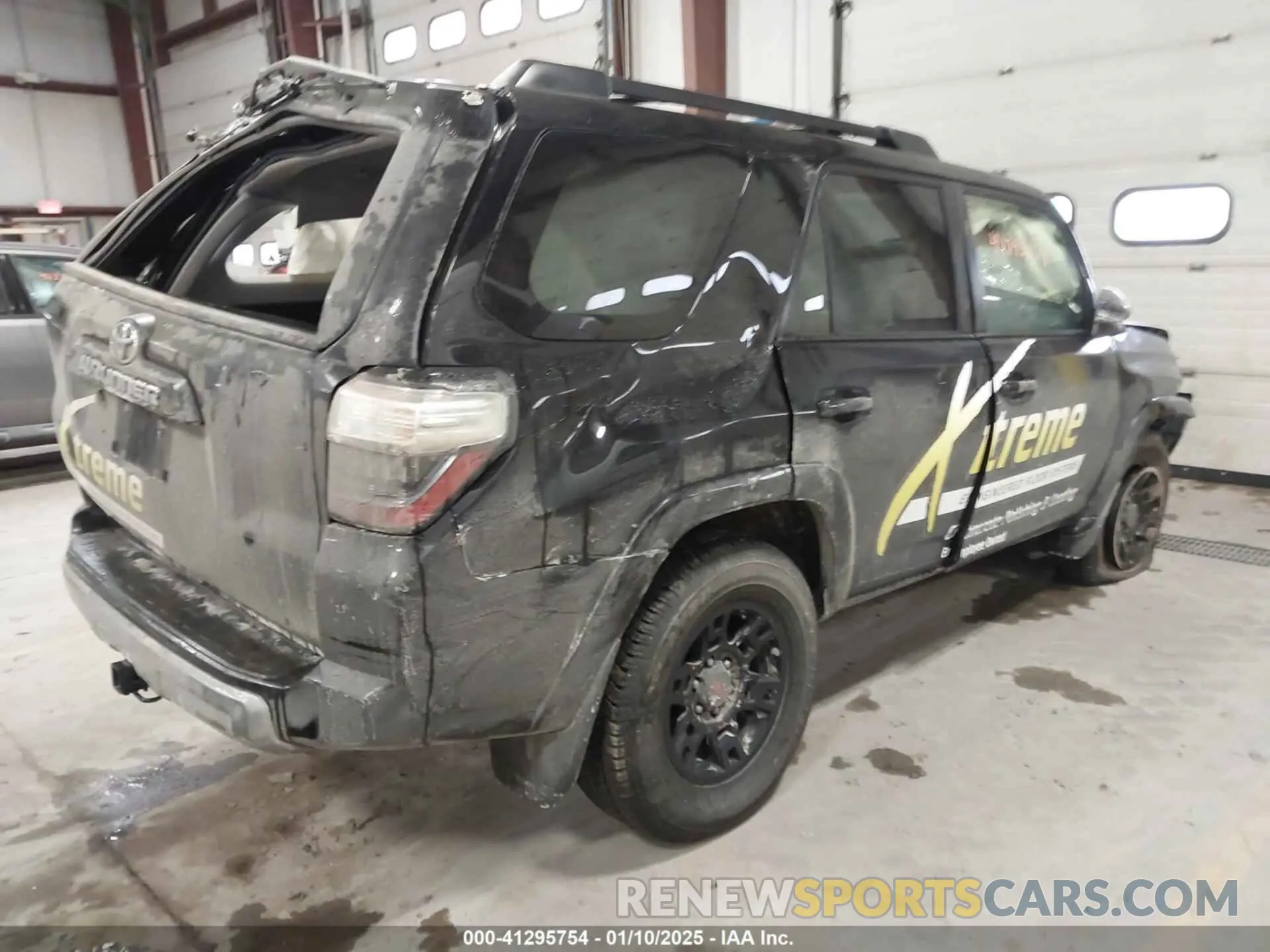 4 Photograph of a damaged car JTERU5JR2R6258435 TOYOTA 4RUNNER 2024
