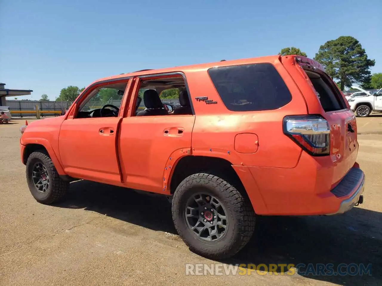 2 Photograph of a damaged car JTERU5JR3R6301177 TOYOTA 4RUNNER 2024