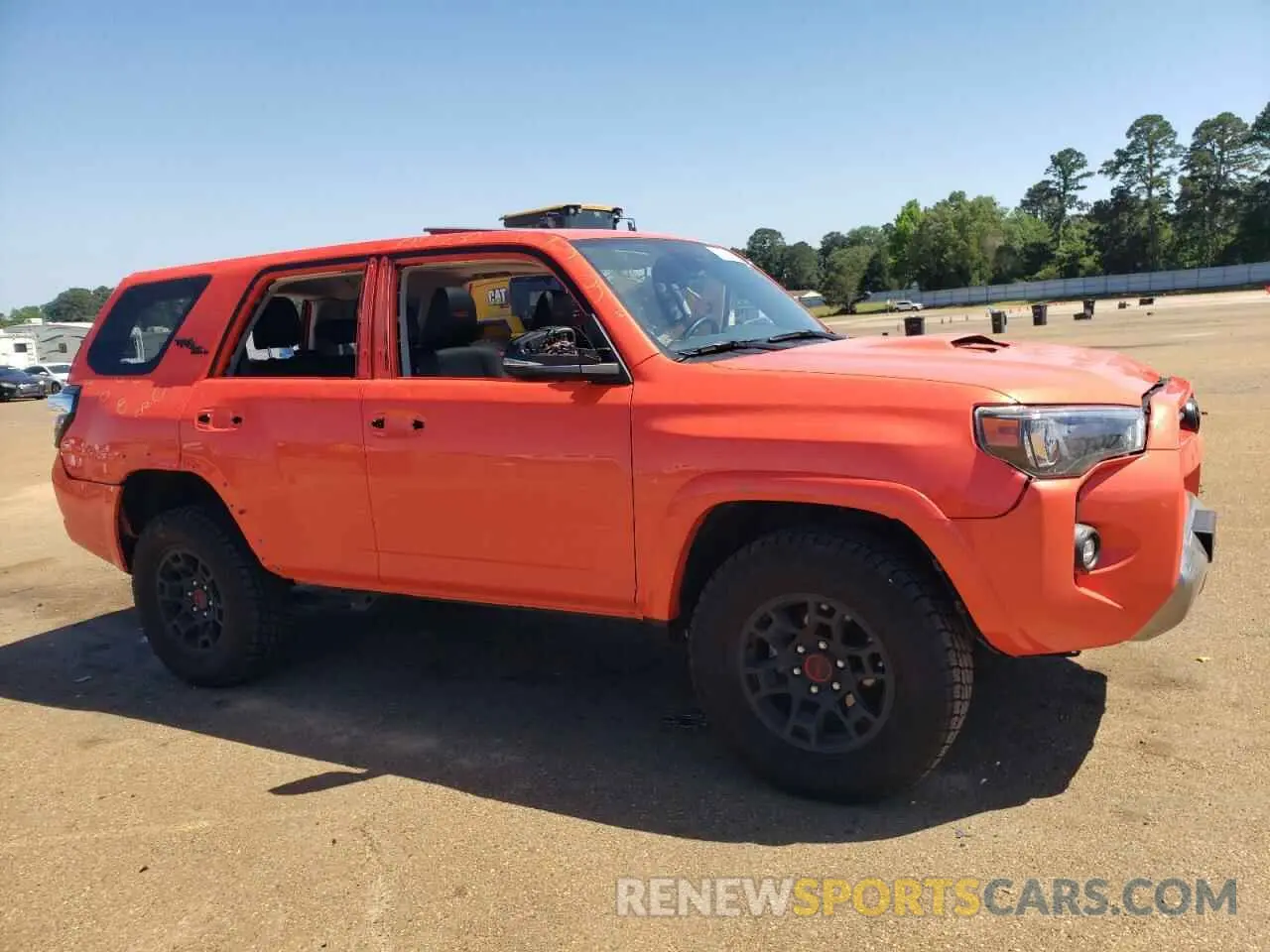 4 Photograph of a damaged car JTERU5JR3R6301177 TOYOTA 4RUNNER 2024