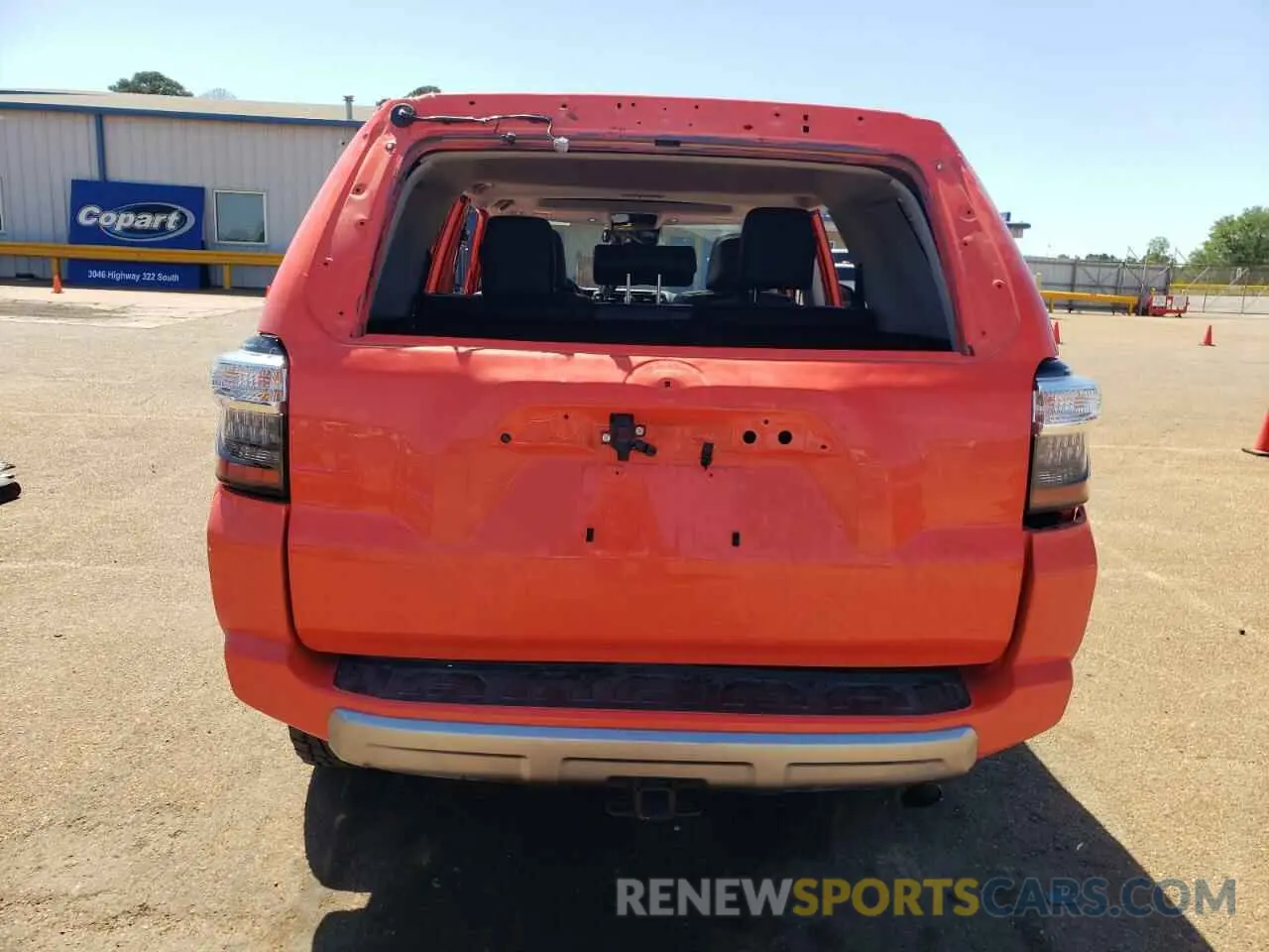 6 Photograph of a damaged car JTERU5JR3R6301177 TOYOTA 4RUNNER 2024