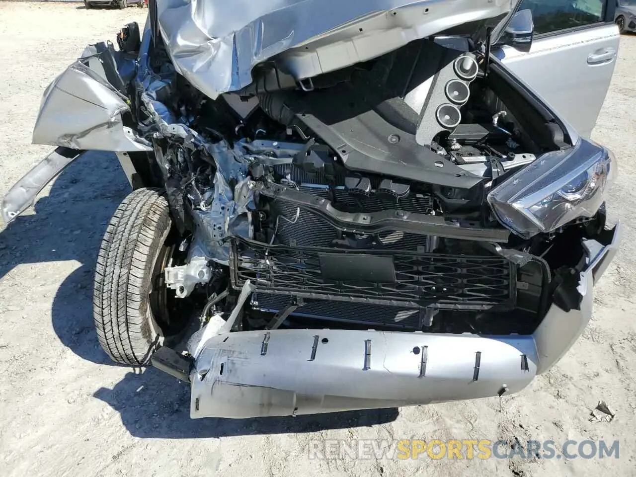 12 Photograph of a damaged car JTERU5JR4R6298760 TOYOTA 4RUNNER 2024