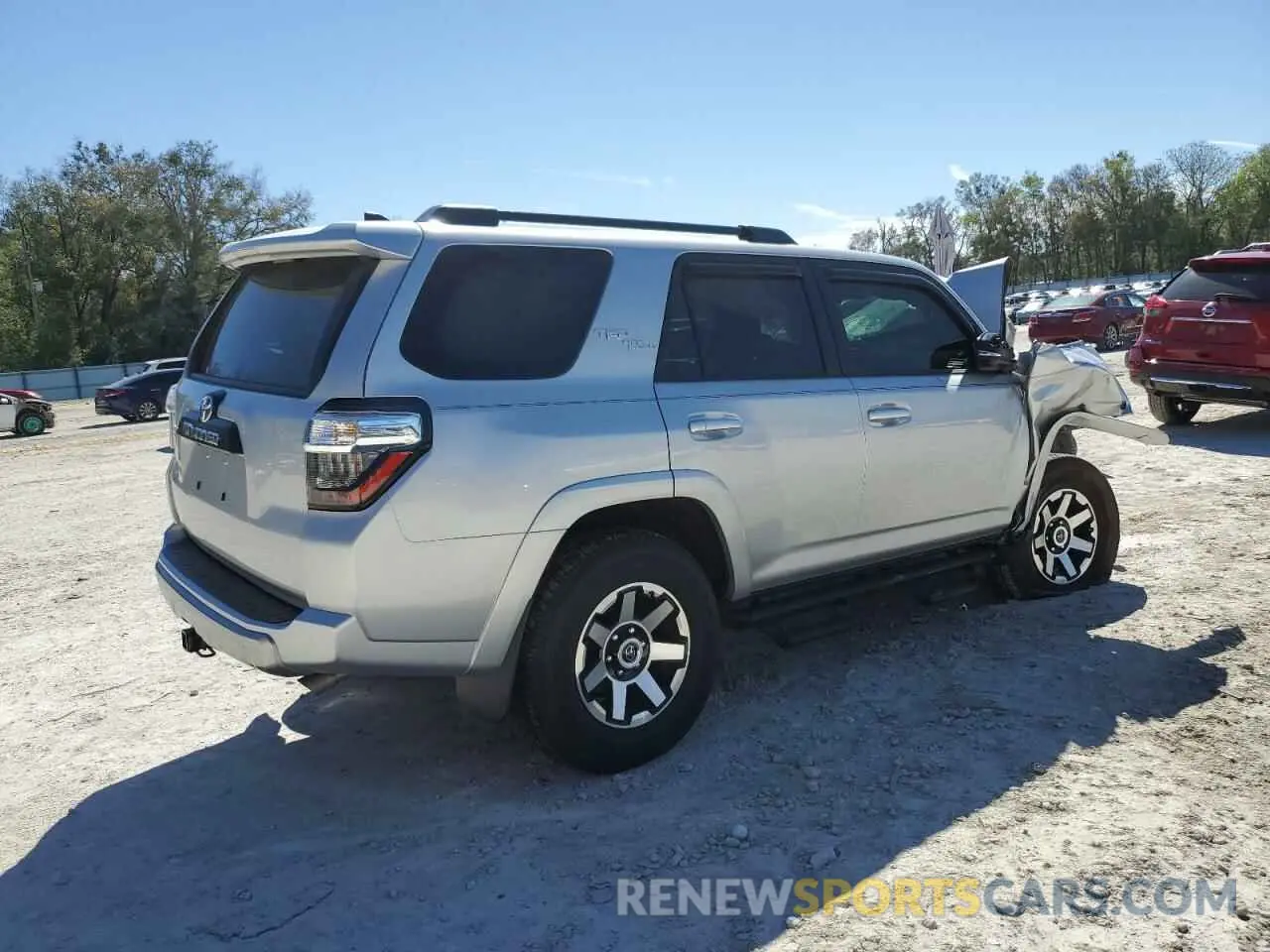 3 Photograph of a damaged car JTERU5JR4R6298760 TOYOTA 4RUNNER 2024