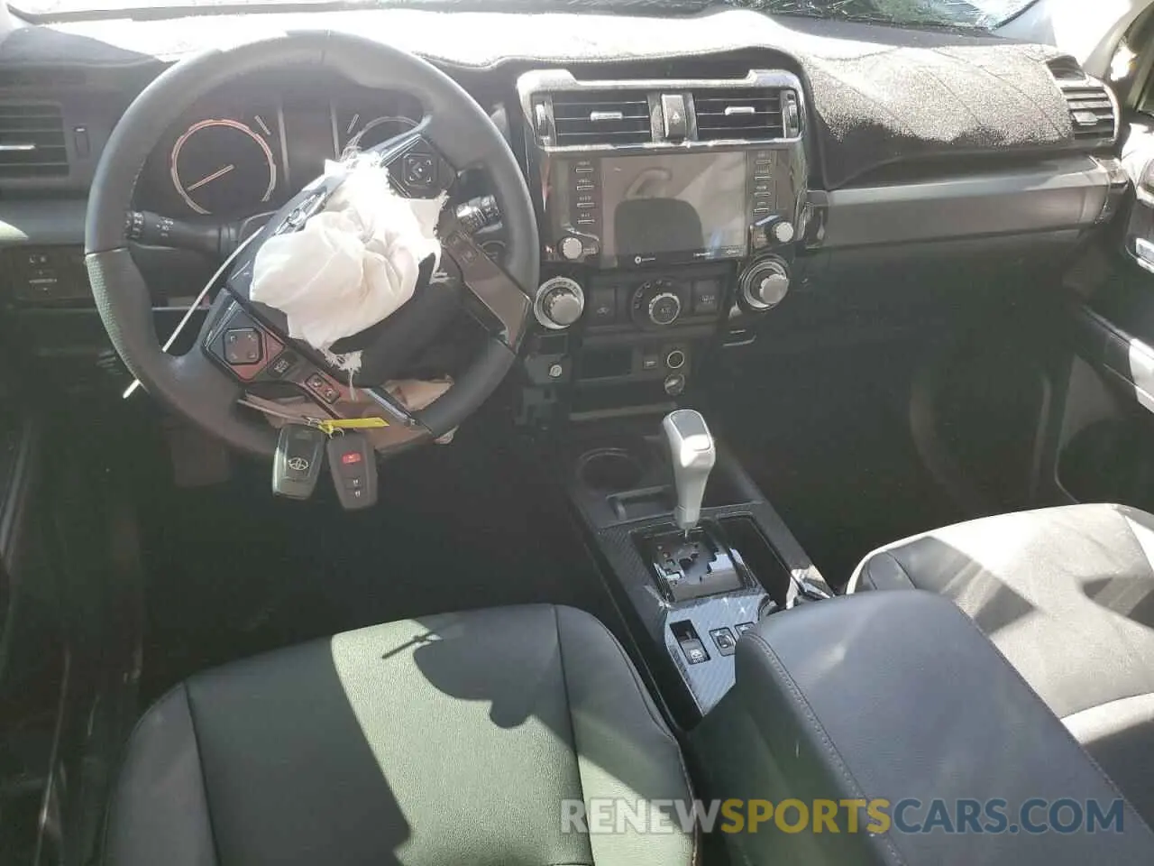 8 Photograph of a damaged car JTERU5JR4R6298760 TOYOTA 4RUNNER 2024