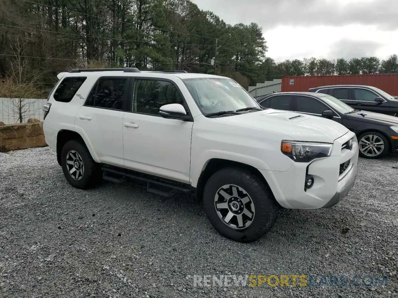 4 Photograph of a damaged car JTERU5JR5R6217135 TOYOTA 4RUNNER 2024