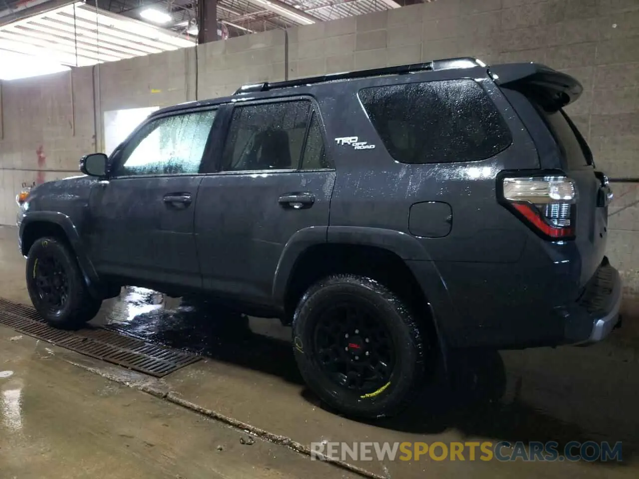2 Photograph of a damaged car JTERU5JR5R6222349 TOYOTA 4RUNNER 2024