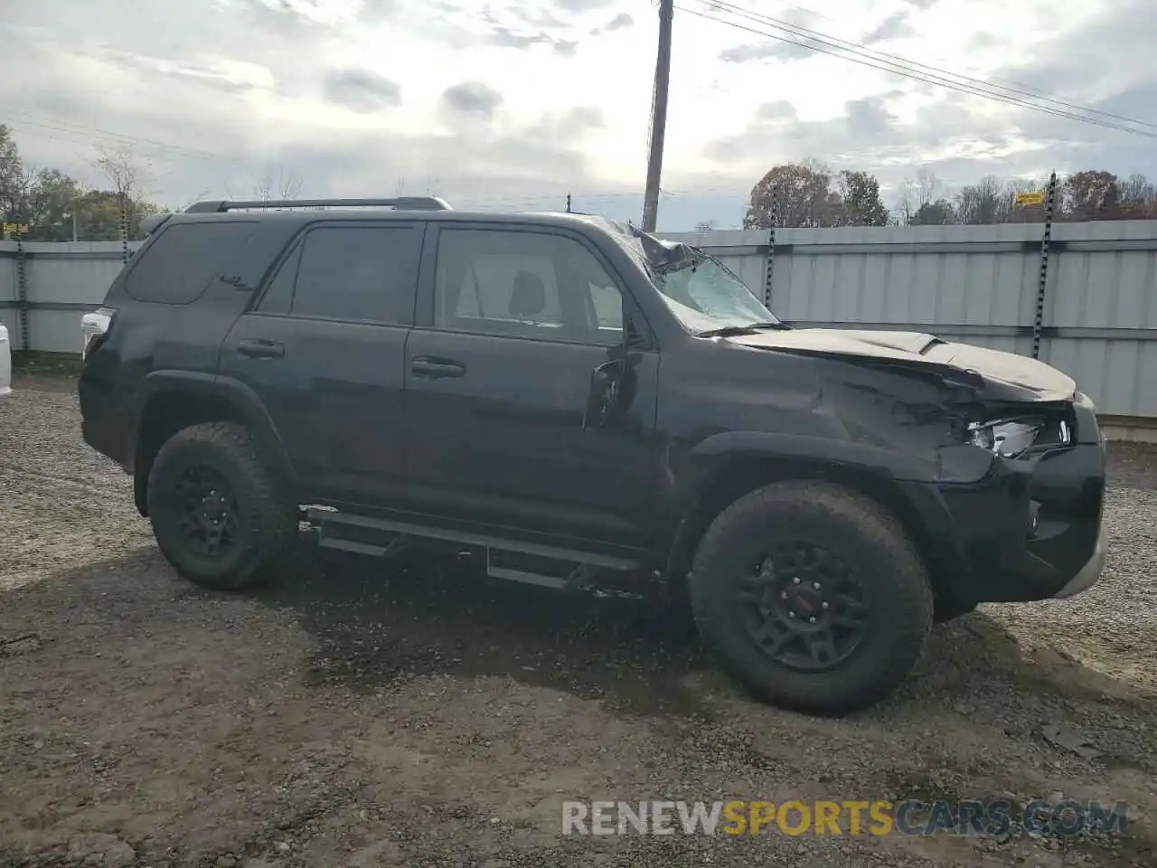 4 Photograph of a damaged car JTERU5JR5R6265413 TOYOTA 4RUNNER 2024