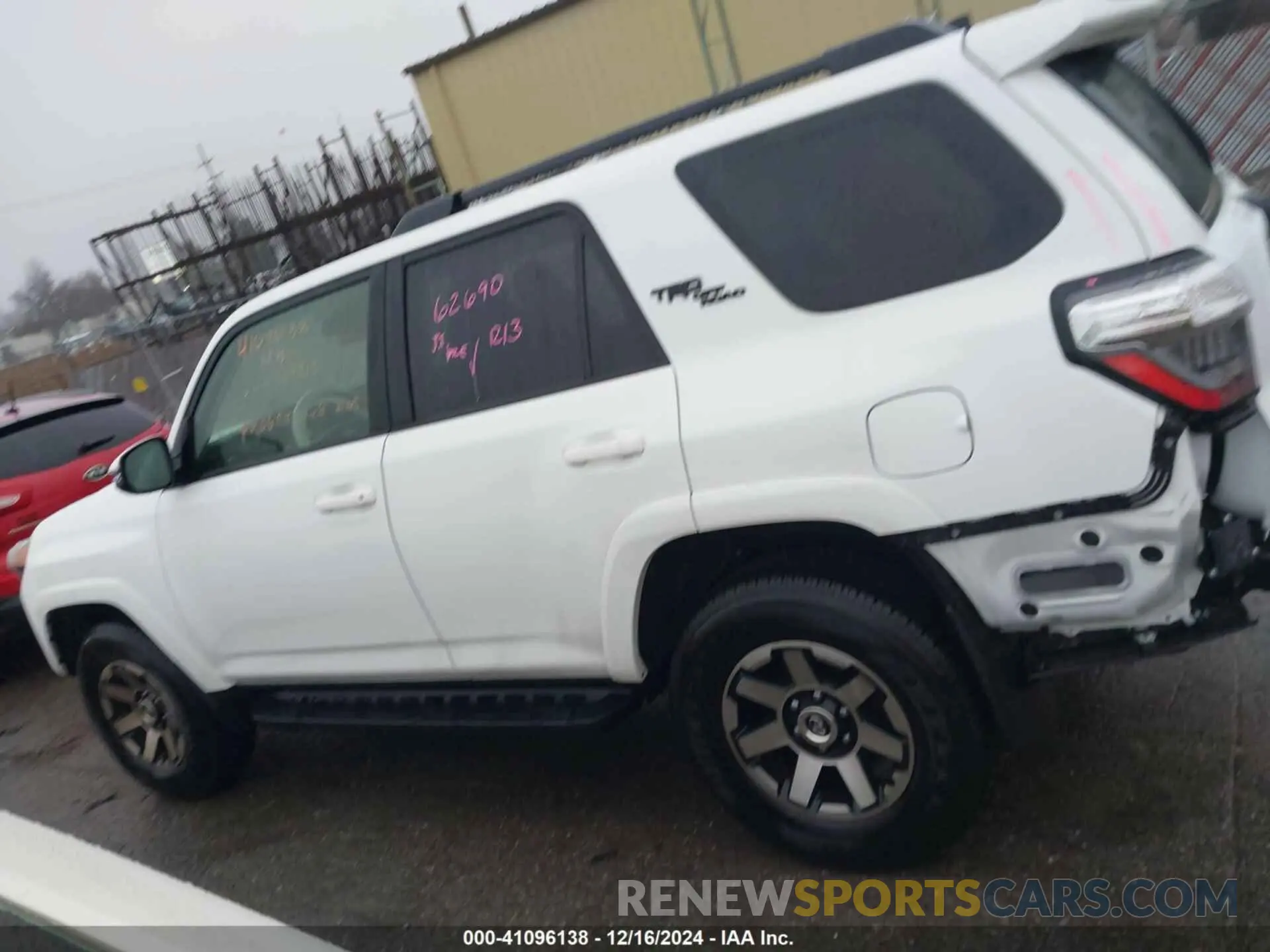 14 Photograph of a damaged car JTERU5JR5R6267713 TOYOTA 4RUNNER 2024