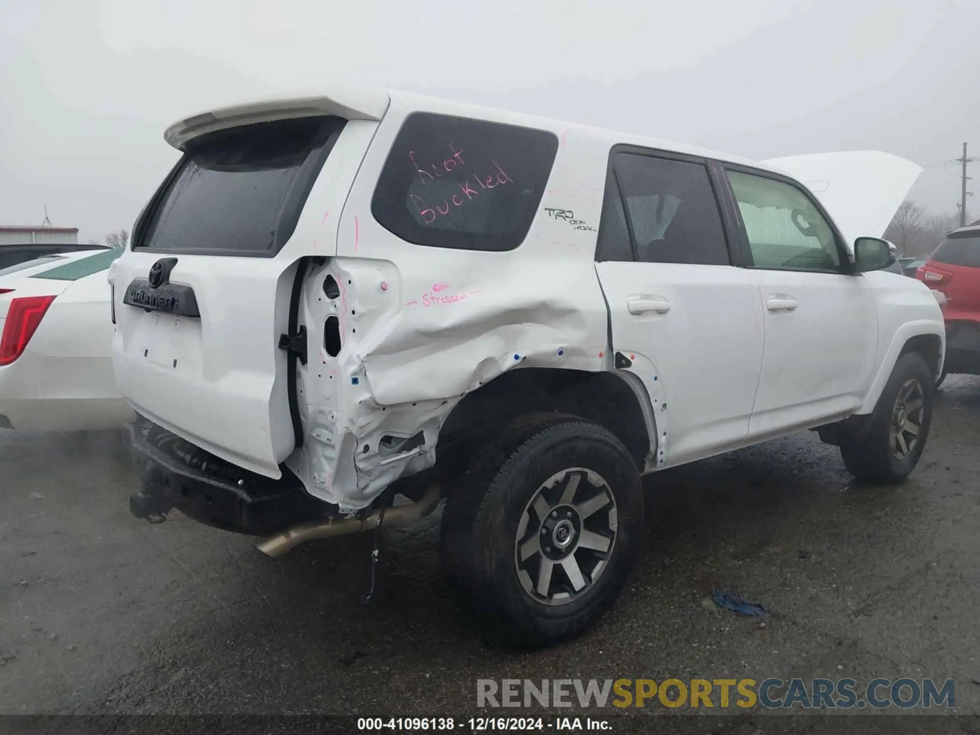 6 Photograph of a damaged car JTERU5JR5R6267713 TOYOTA 4RUNNER 2024
