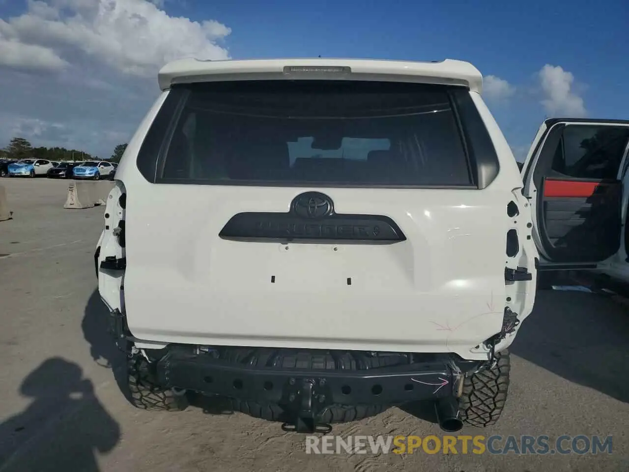 6 Photograph of a damaged car JTERU5JR5R6273494 TOYOTA 4RUNNER 2024