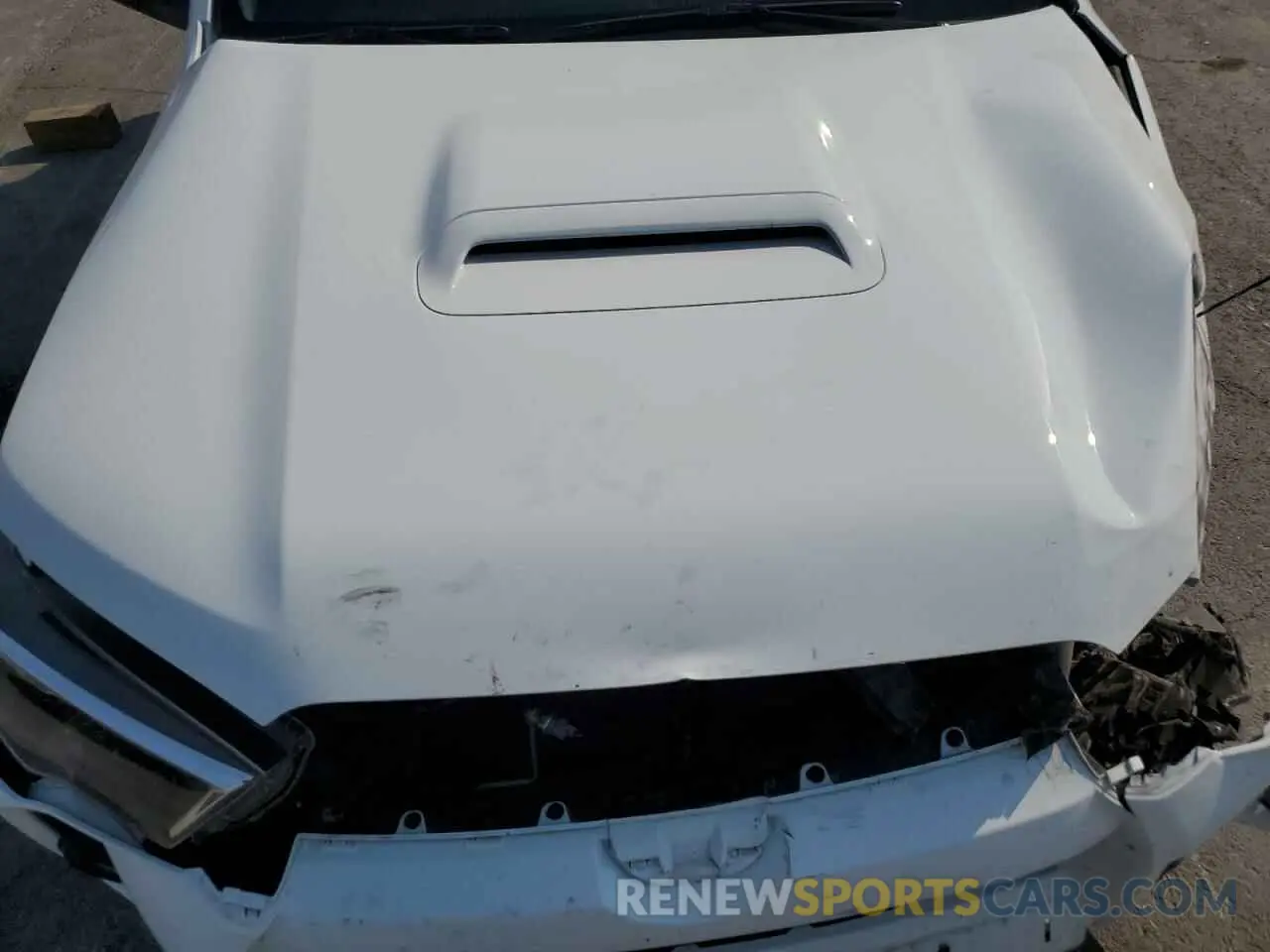 11 Photograph of a damaged car JTERU5JR6R6215362 TOYOTA 4RUNNER 2024