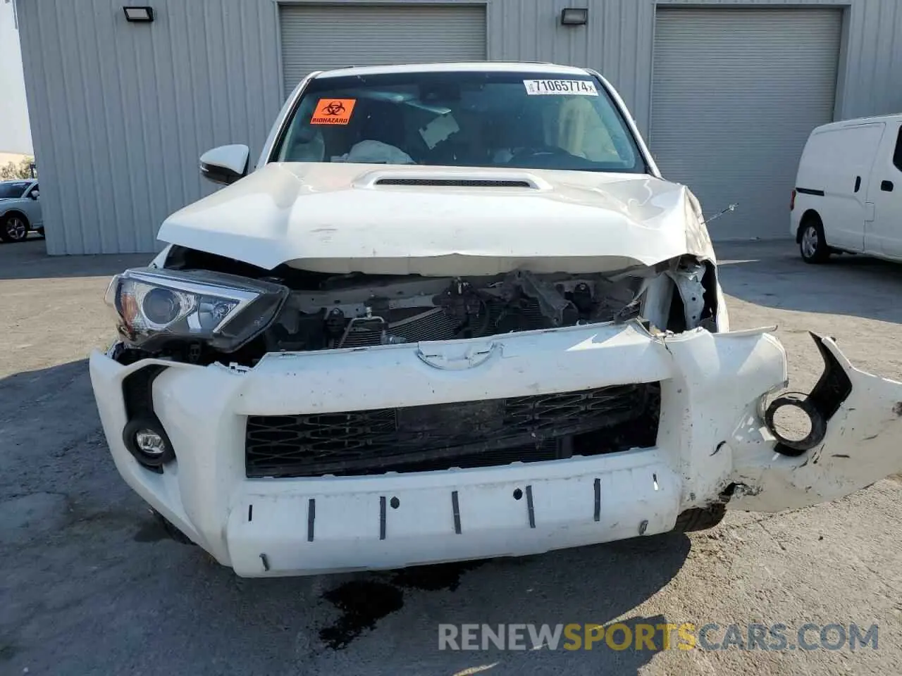 5 Photograph of a damaged car JTERU5JR6R6215362 TOYOTA 4RUNNER 2024
