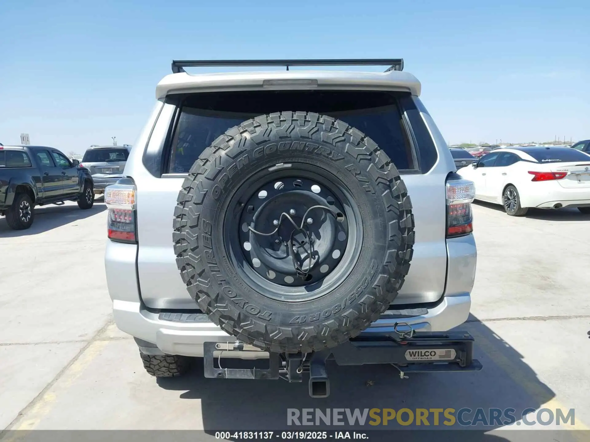 16 Photograph of a damaged car JTERU5JR7R6256681 TOYOTA 4RUNNER 2024