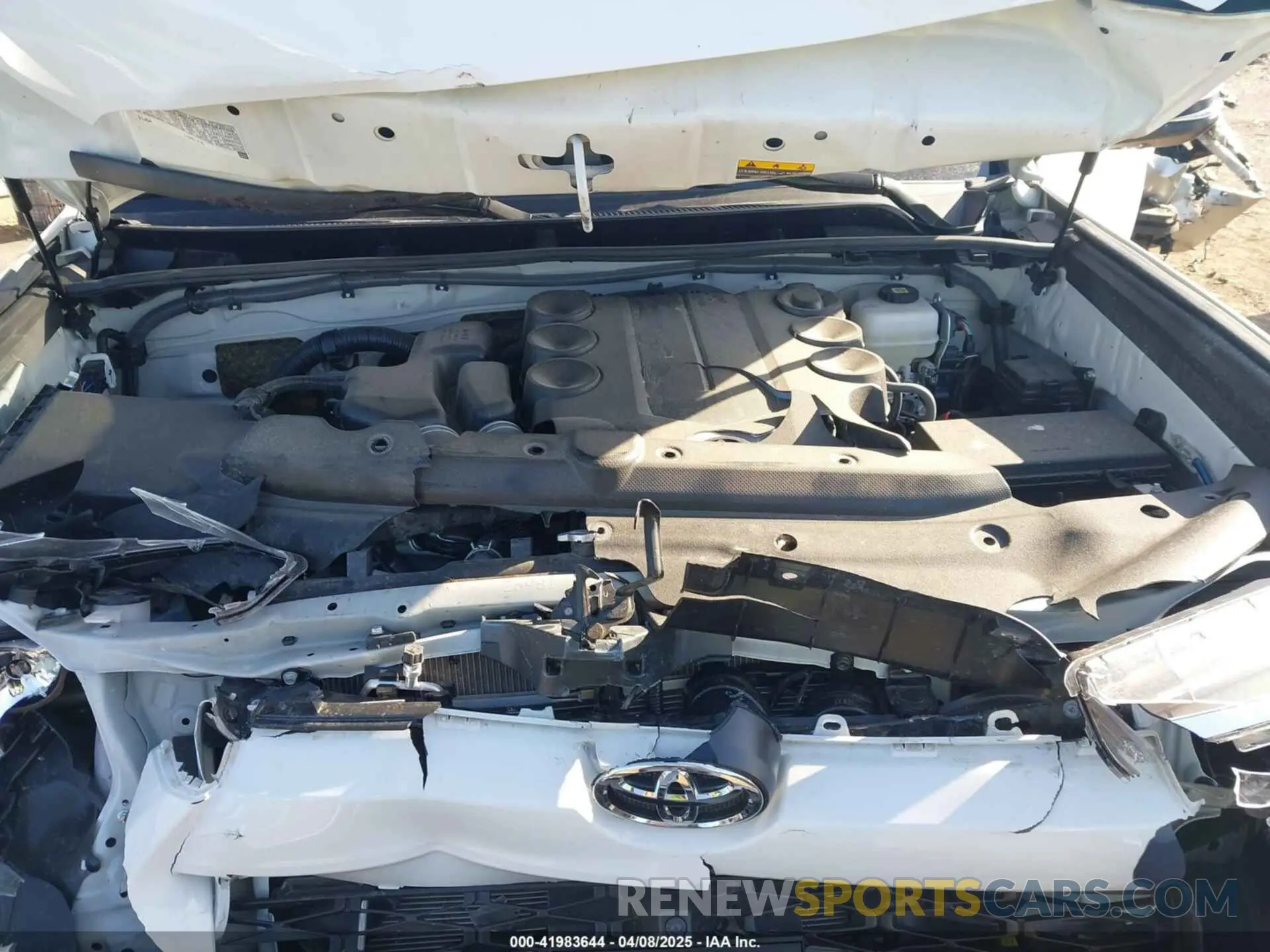 10 Photograph of a damaged car JTERU5JR8R6217050 TOYOTA 4RUNNER 2024