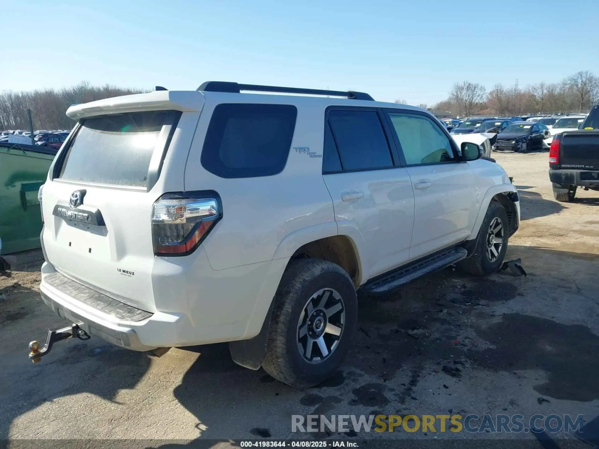 4 Photograph of a damaged car JTERU5JR8R6217050 TOYOTA 4RUNNER 2024