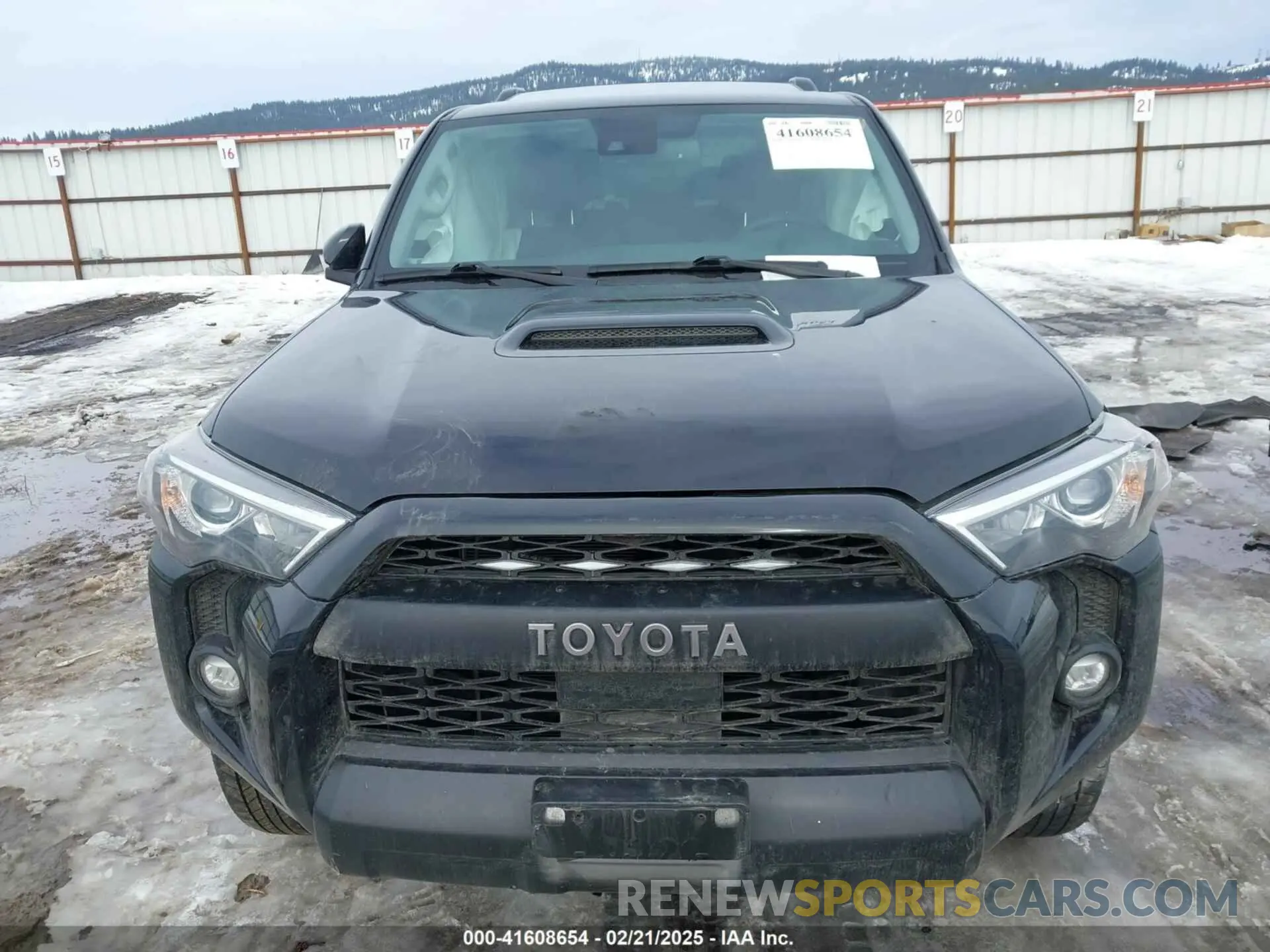 11 Photograph of a damaged car JTERU5JR8R6241560 TOYOTA 4RUNNER 2024