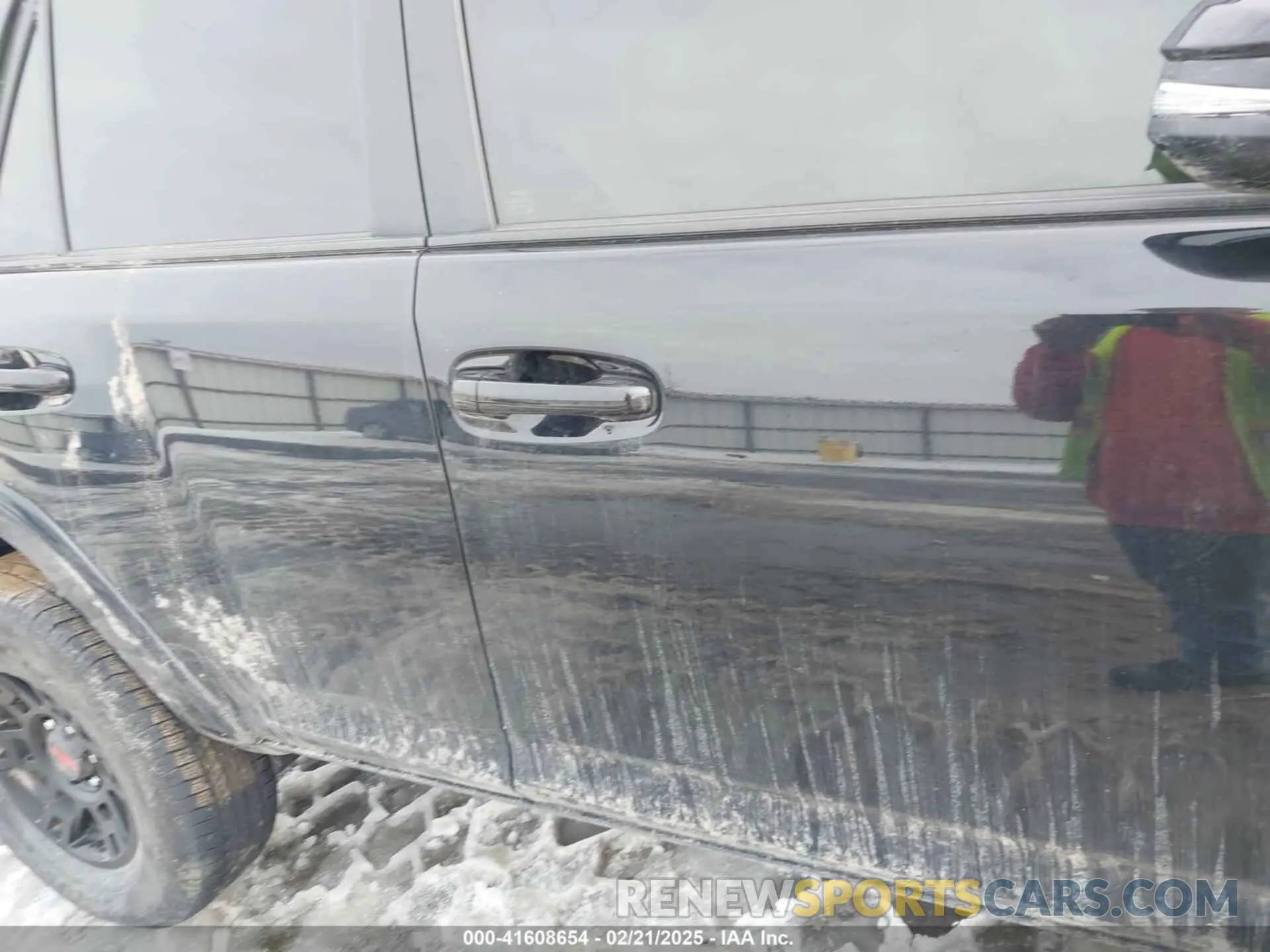 12 Photograph of a damaged car JTERU5JR8R6241560 TOYOTA 4RUNNER 2024