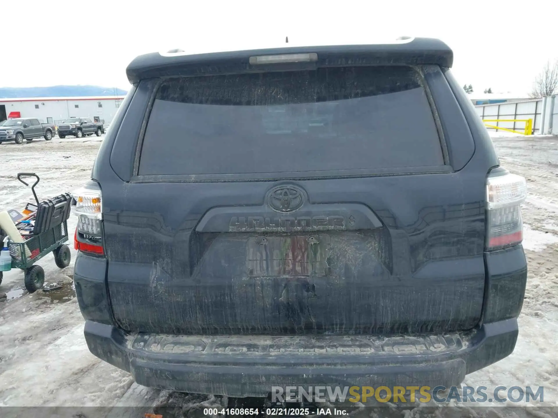 15 Photograph of a damaged car JTERU5JR8R6241560 TOYOTA 4RUNNER 2024