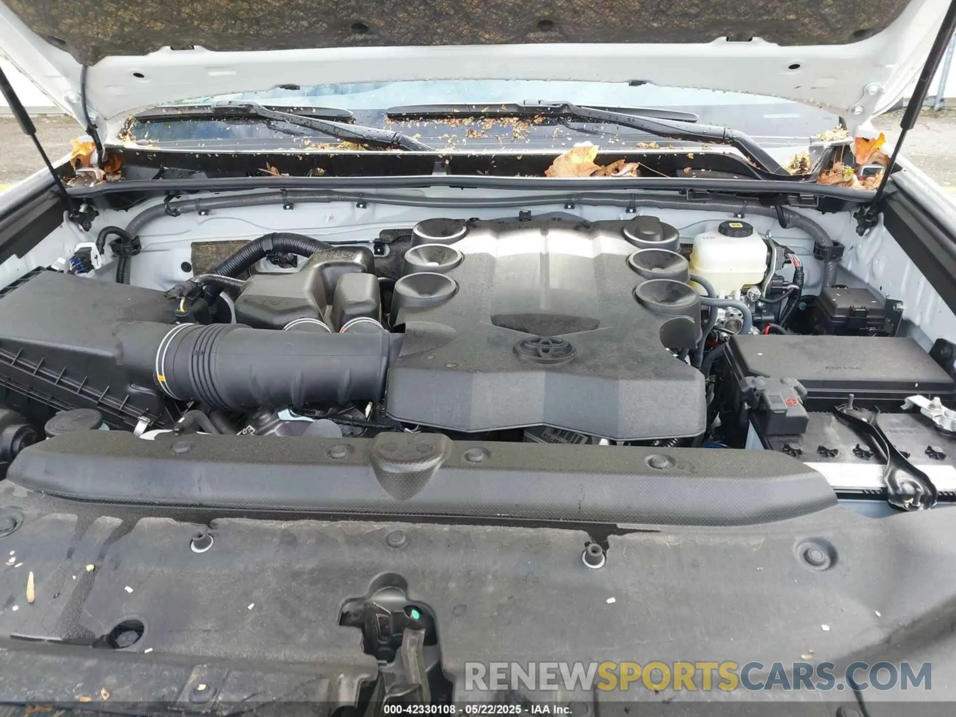 10 Photograph of a damaged car JTERU5JR8R6282416 TOYOTA 4RUNNER 2024