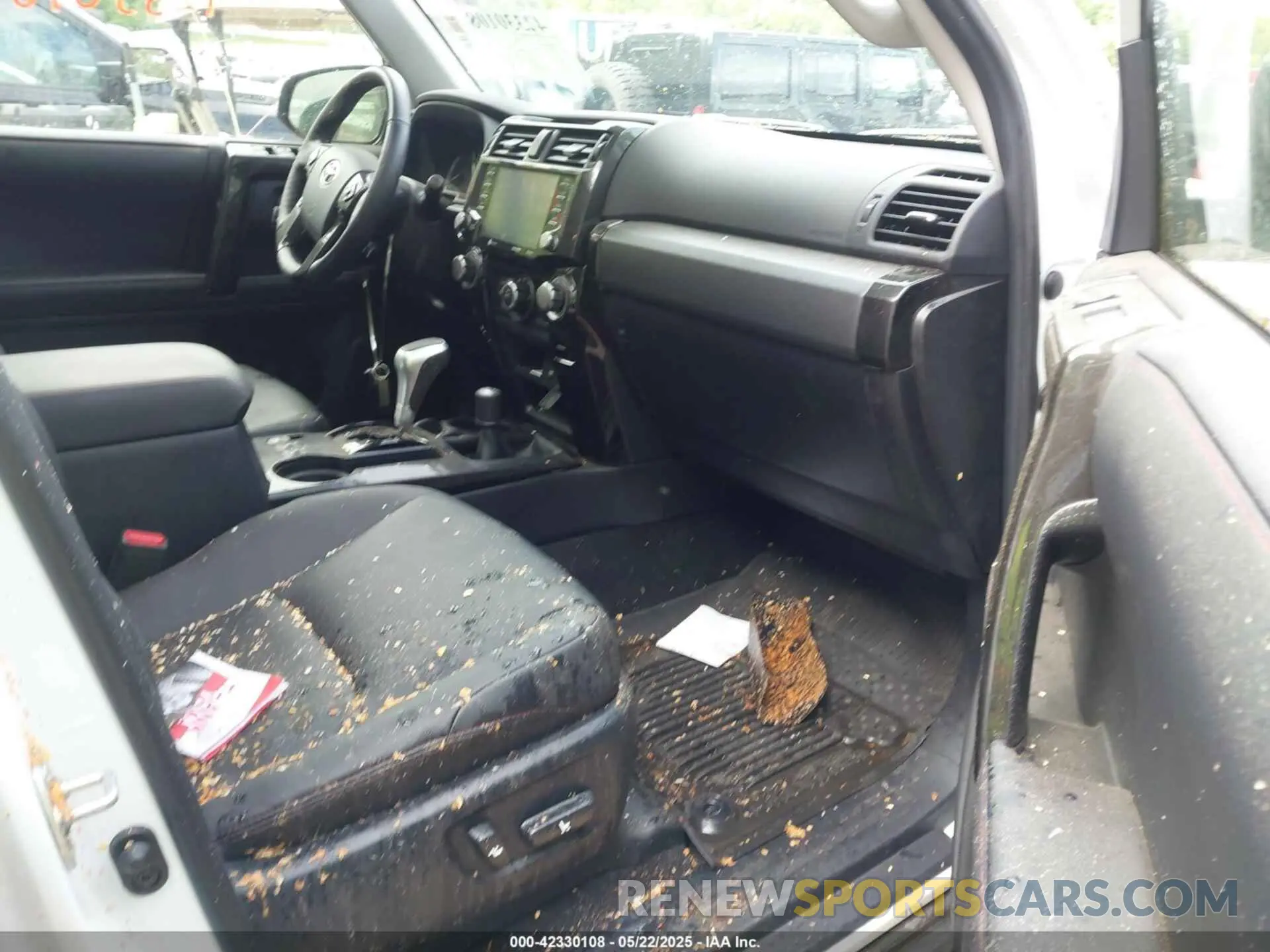 5 Photograph of a damaged car JTERU5JR8R6282416 TOYOTA 4RUNNER 2024