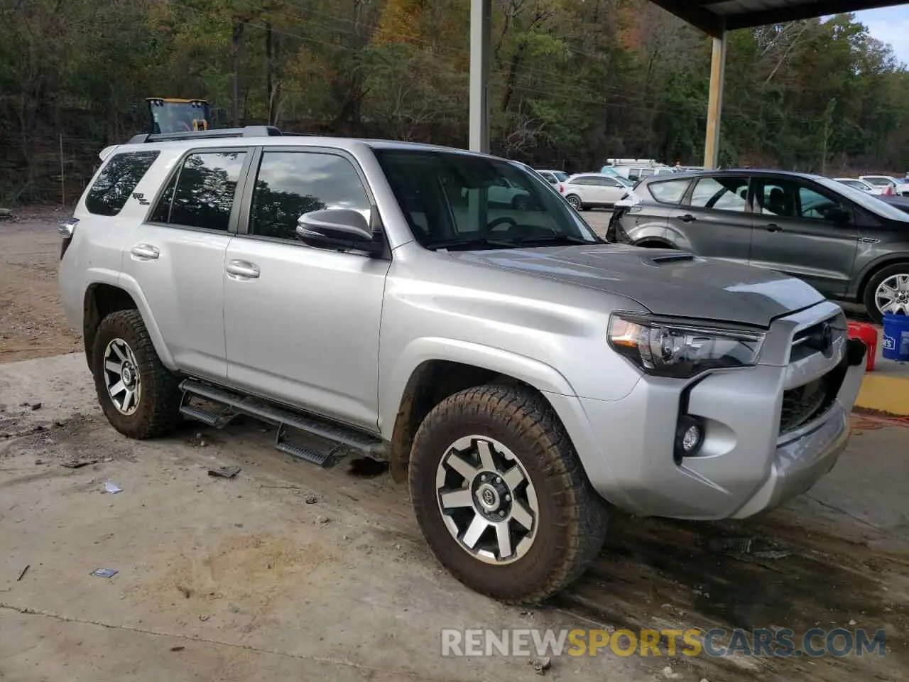 4 Photograph of a damaged car JTERU5JR9R6256472 TOYOTA 4RUNNER 2024
