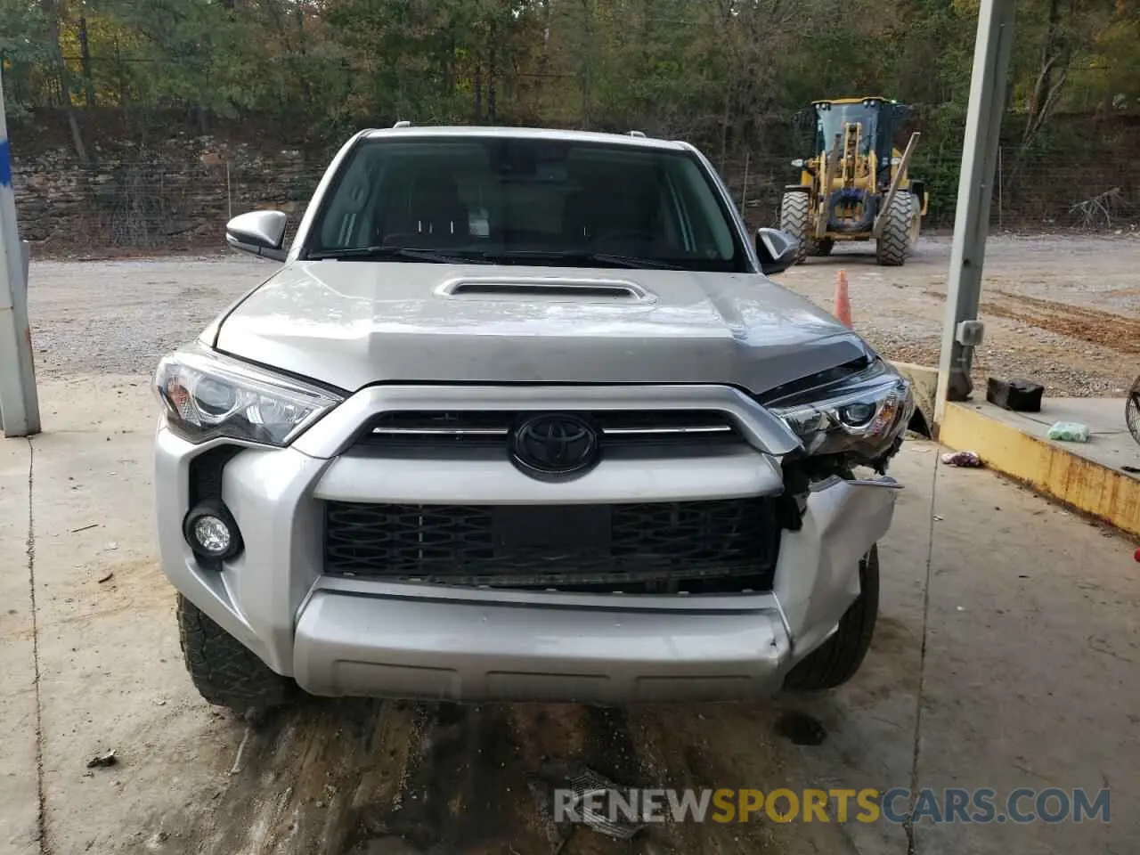 5 Photograph of a damaged car JTERU5JR9R6256472 TOYOTA 4RUNNER 2024