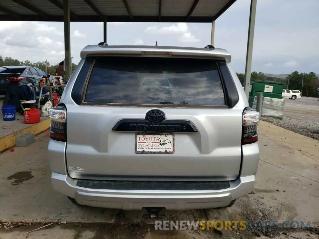 6 Photograph of a damaged car JTERU5JR9R6256472 TOYOTA 4RUNNER 2024