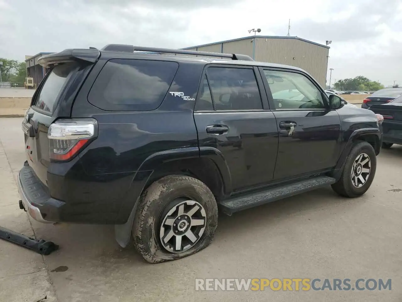 3 Photograph of a damaged car JTERU5JR9R6270369 TOYOTA 4RUNNER 2024