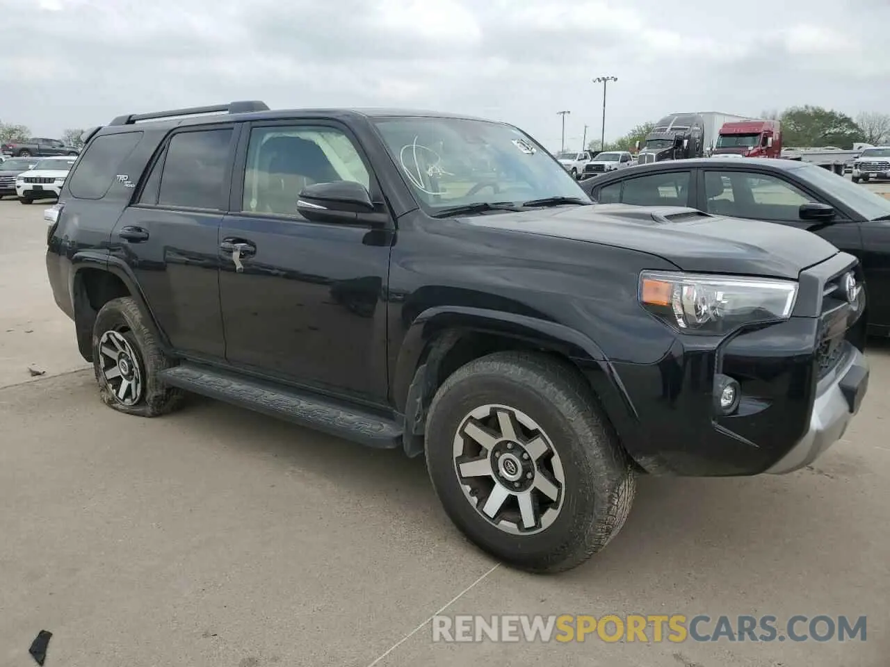 4 Photograph of a damaged car JTERU5JR9R6270369 TOYOTA 4RUNNER 2024