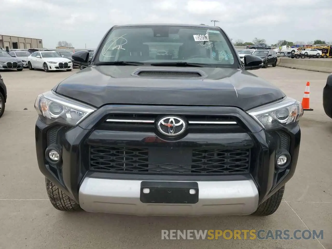 5 Photograph of a damaged car JTERU5JR9R6270369 TOYOTA 4RUNNER 2024