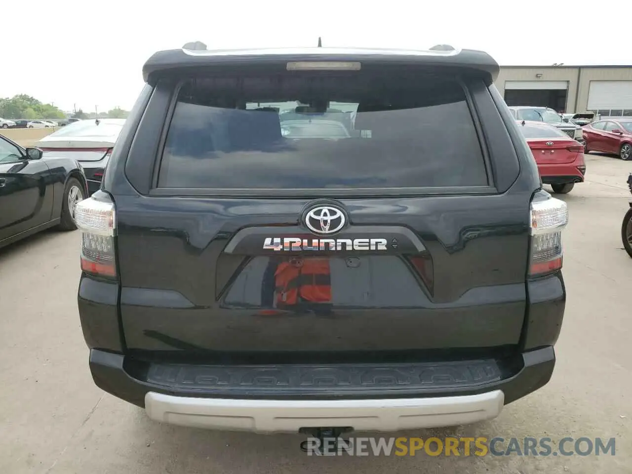 6 Photograph of a damaged car JTERU5JR9R6270369 TOYOTA 4RUNNER 2024