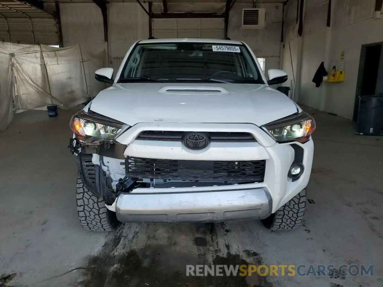 5 Photograph of a damaged car JTERU5JR9R6296552 TOYOTA 4RUNNER 2024