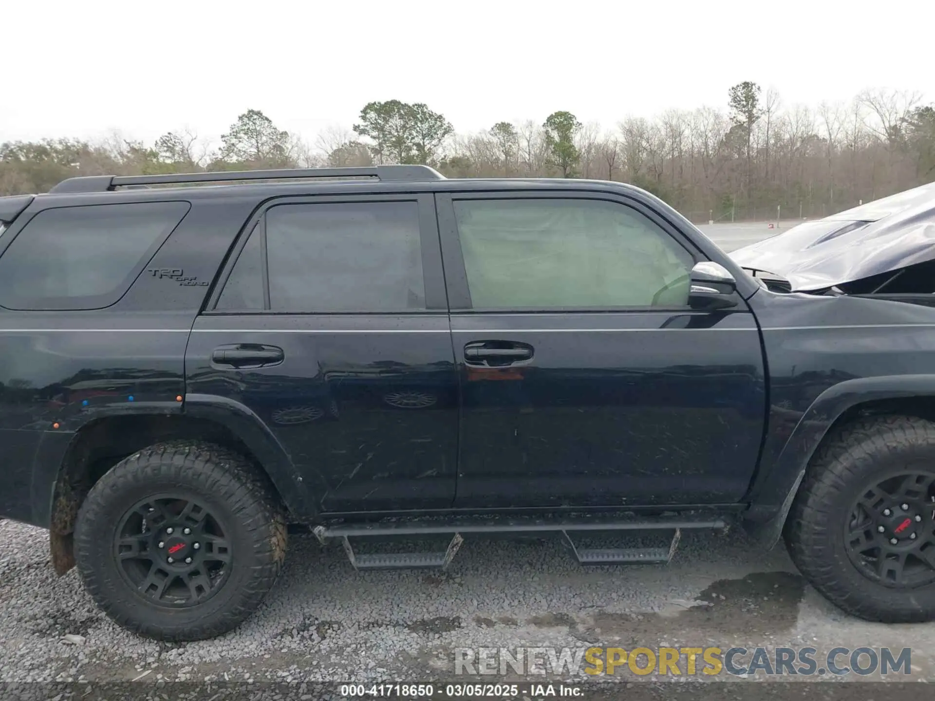 13 Photograph of a damaged car JTERU5JR9R6297829 TOYOTA 4RUNNER 2024