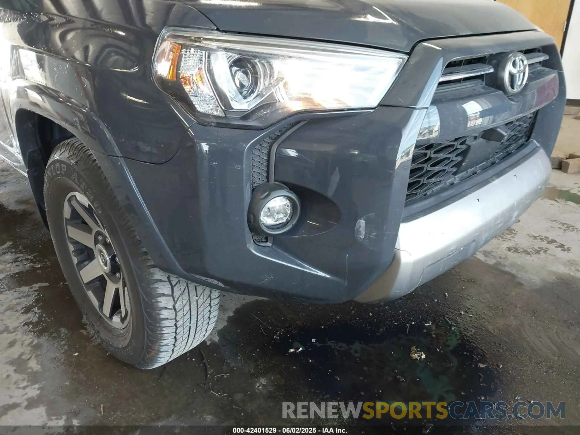 6 Photograph of a damaged car JTERU5JRXR6253290 TOYOTA 4RUNNER 2024