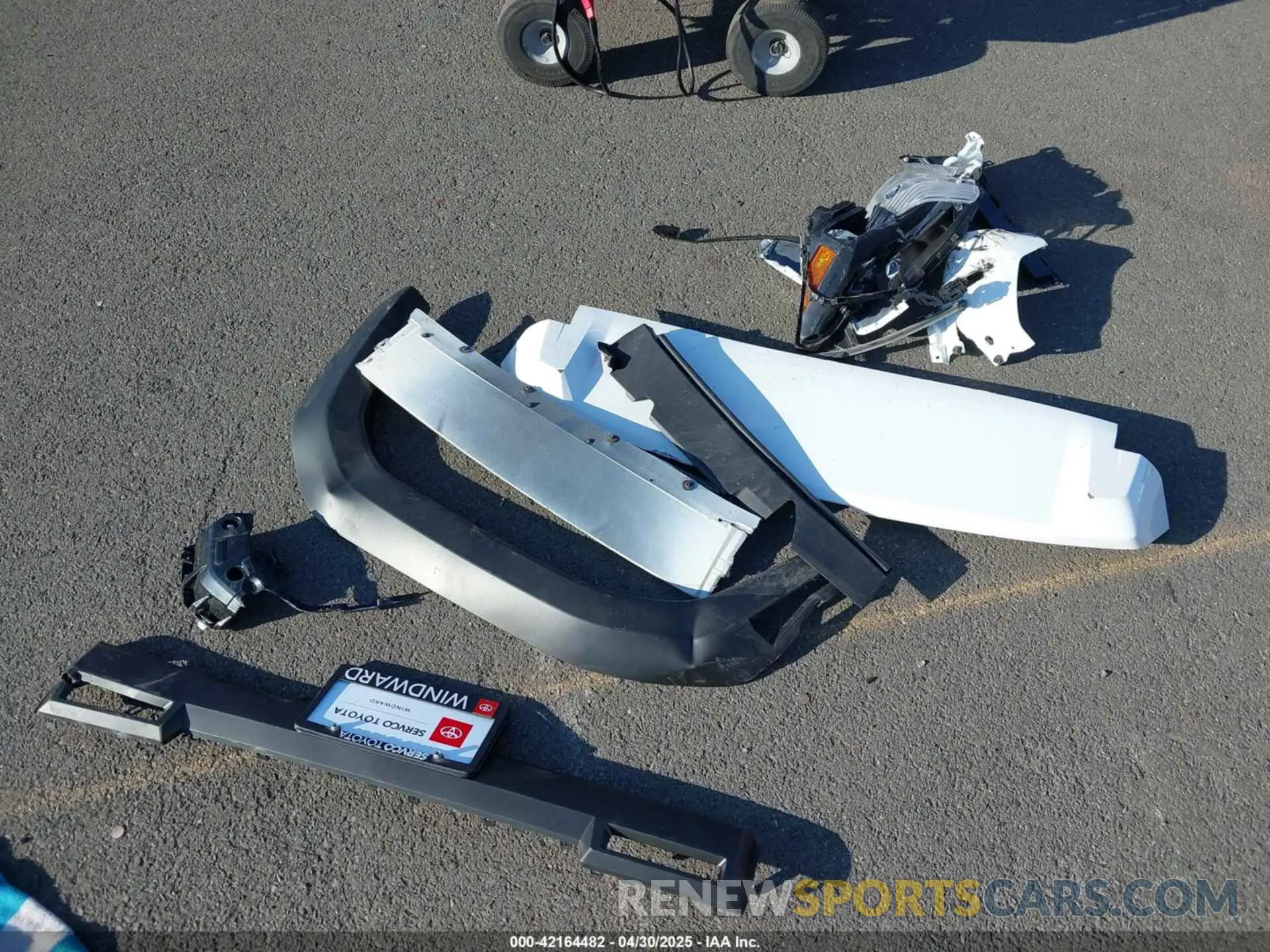 12 Photograph of a damaged car JTEVA5AR4S5001683 TOYOTA 4RUNNER 2025