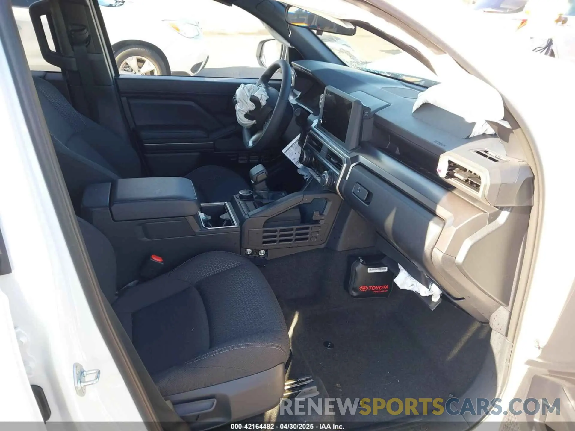 5 Photograph of a damaged car JTEVA5AR4S5001683 TOYOTA 4RUNNER 2025