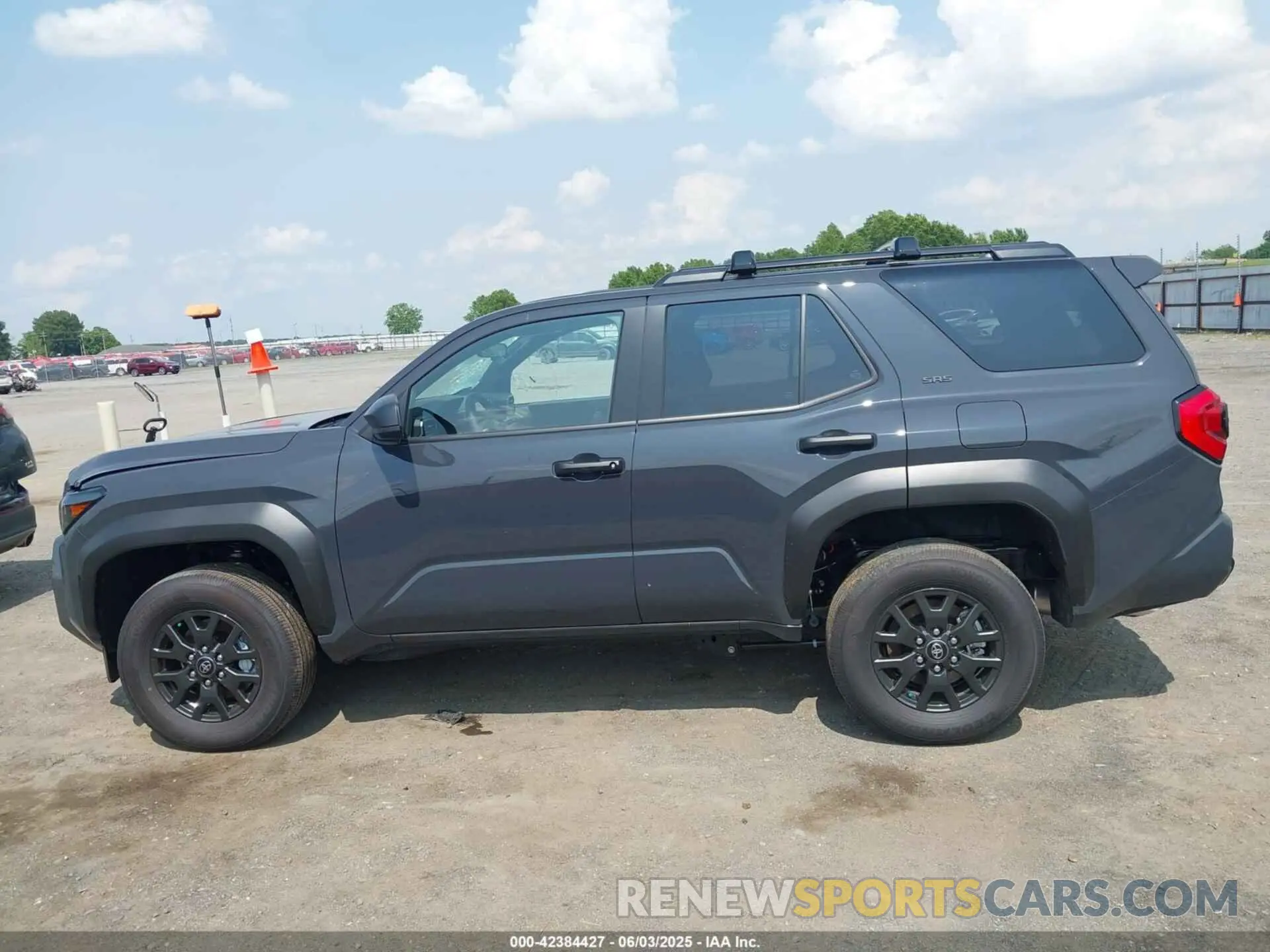14 Photograph of a damaged car JTEVA5BR0S5008869 TOYOTA 4RUNNER 2025