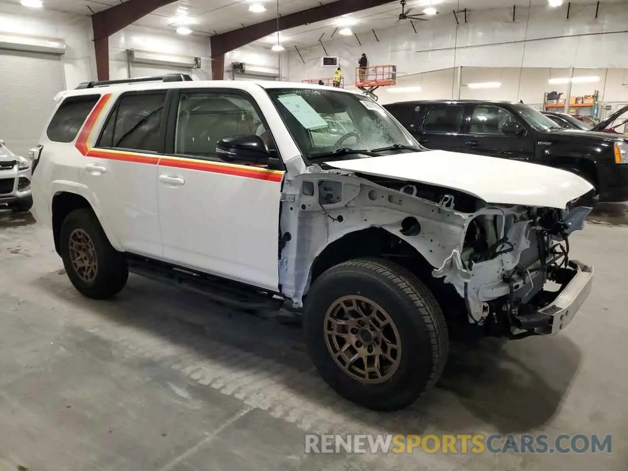 4 Photograph of a damaged car JTEUU5JRXP6185693 TOYOTA 4RUNNER 40 2023