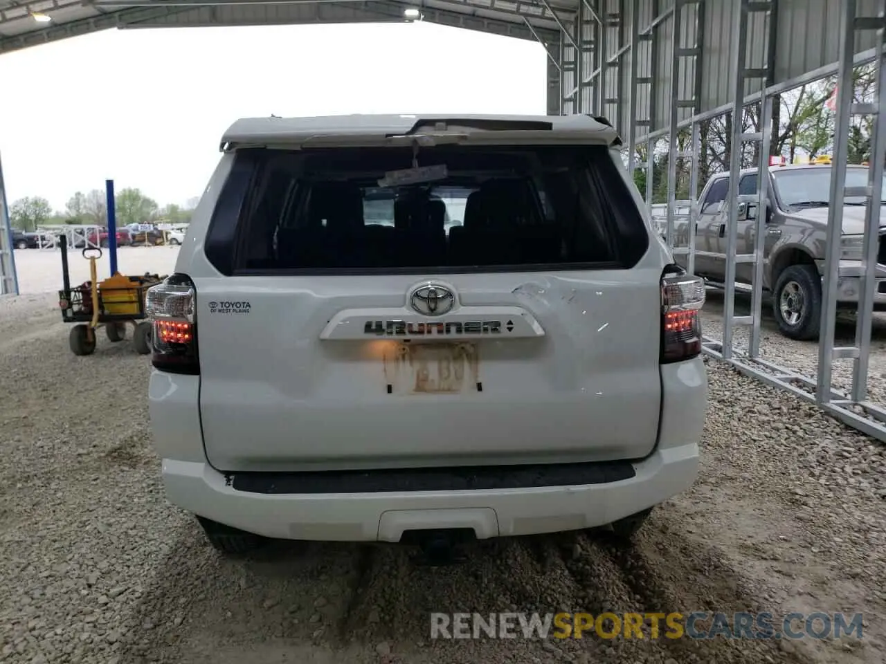 6 Photograph of a damaged car JTENU5JR5P6156784 TOYOTA 4RUNNER SE 2023