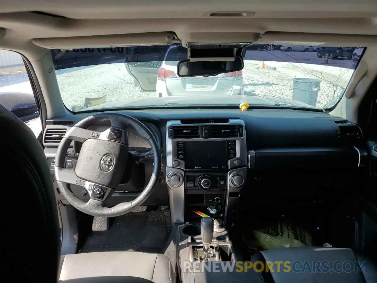10 Photograph of a damaged car JTENU5JRXP6156084 TOYOTA 4RUNNER SE 2023