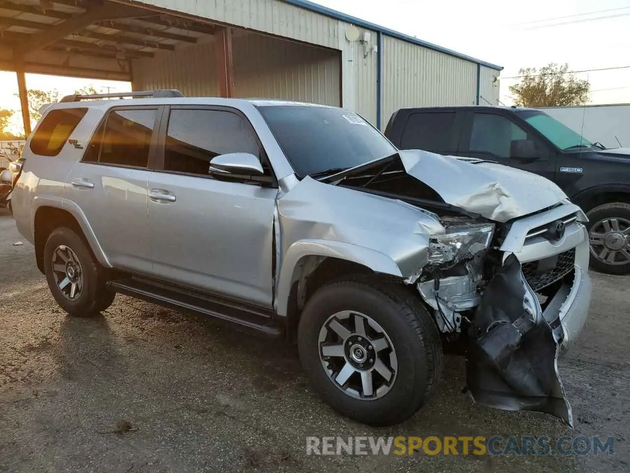 4 Photograph of a damaged car JTERU5JR0P6104013 TOYOTA 4RUNNER SE 2023