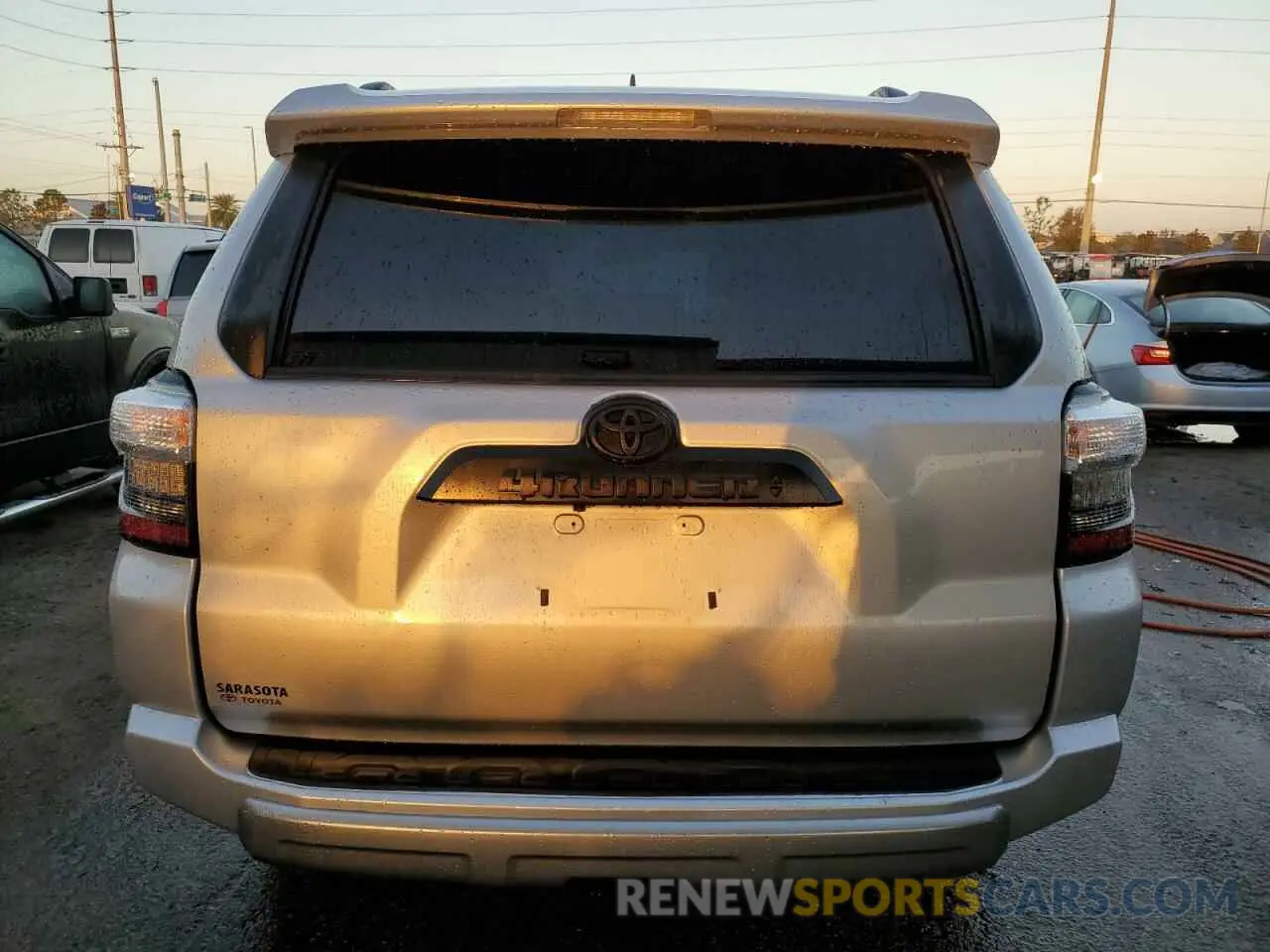 6 Photograph of a damaged car JTERU5JR0P6104013 TOYOTA 4RUNNER SE 2023