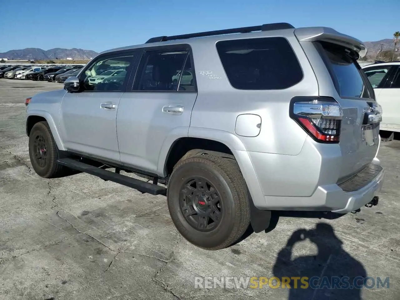 2 Photograph of a damaged car JTERU5JR1P6198130 TOYOTA 4RUNNER SE 2023