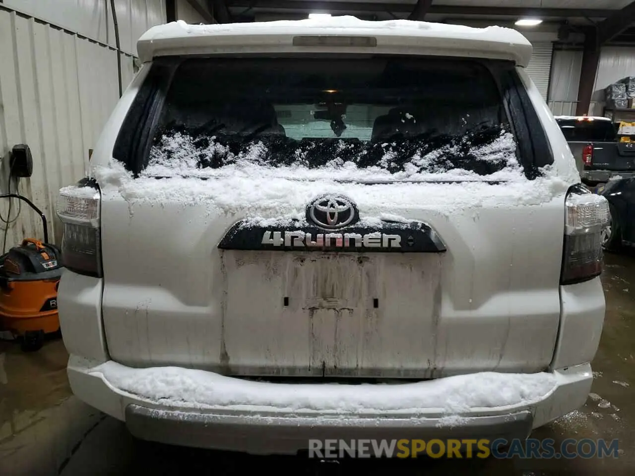 6 Photograph of a damaged car JTERU5JR5P6161193 TOYOTA 4RUNNER SE 2023